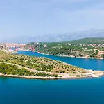Skroco-4 By Interhome Maslenica