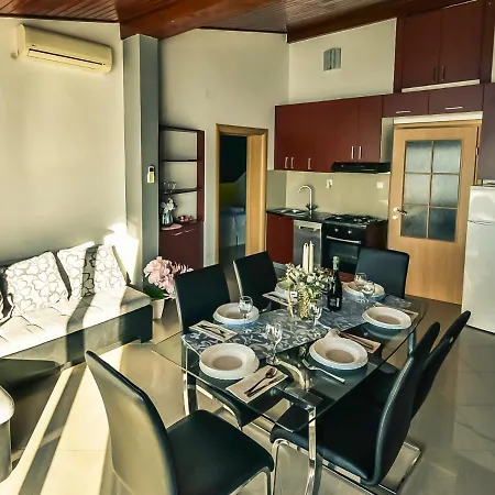 Skroco-4 By Interhome דירה מסלניקה