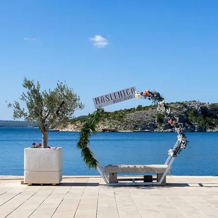 Skroco-4 By Interhome * מסלניקה